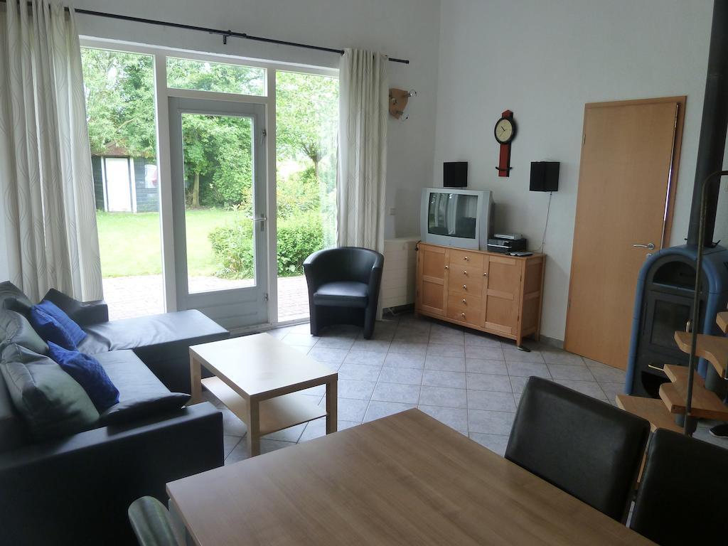 Ferienhaus Lisakowski Warmenhuizen Habitación foto